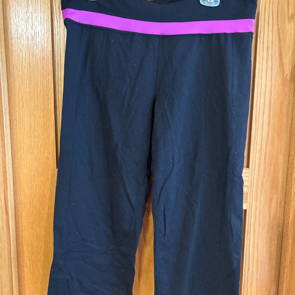 Black and Purple‎ Women’s XL Capri Leggings